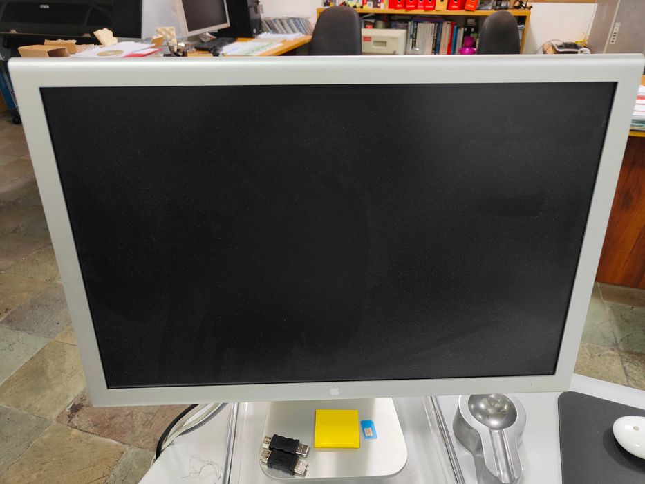 Apple Cinema Display 20 polegadas, estado como novo.
