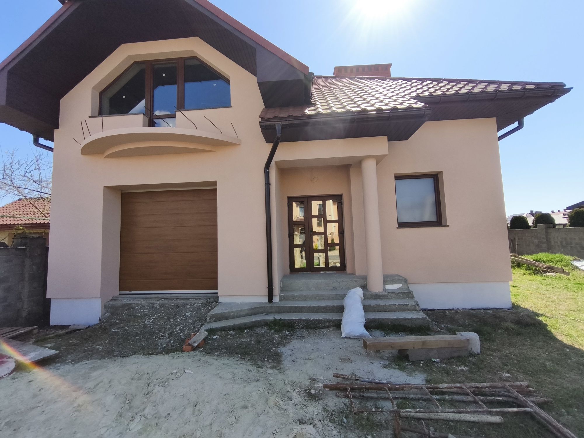 Продається 2-поверховий будинок новобудова, мкр-н. Минай
Код: 26281