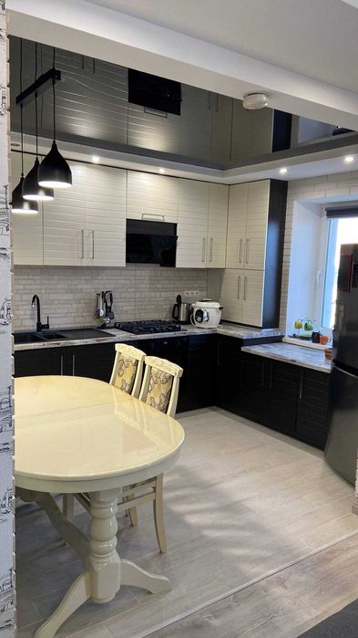 Продам 3 кімнатну квартиру 5/5 (пр-т Будівельників 32А)