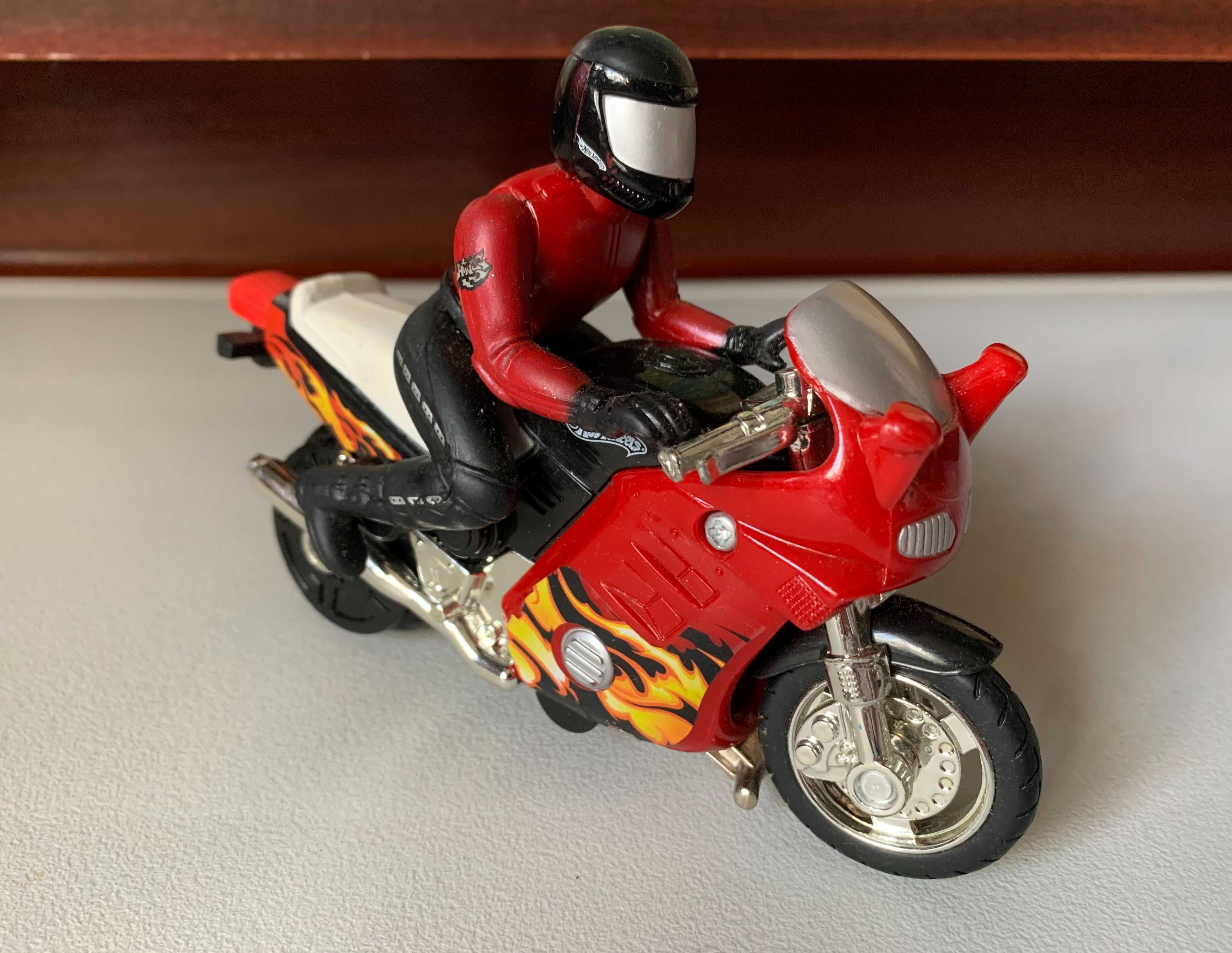 Mota Hot Wheels 2000