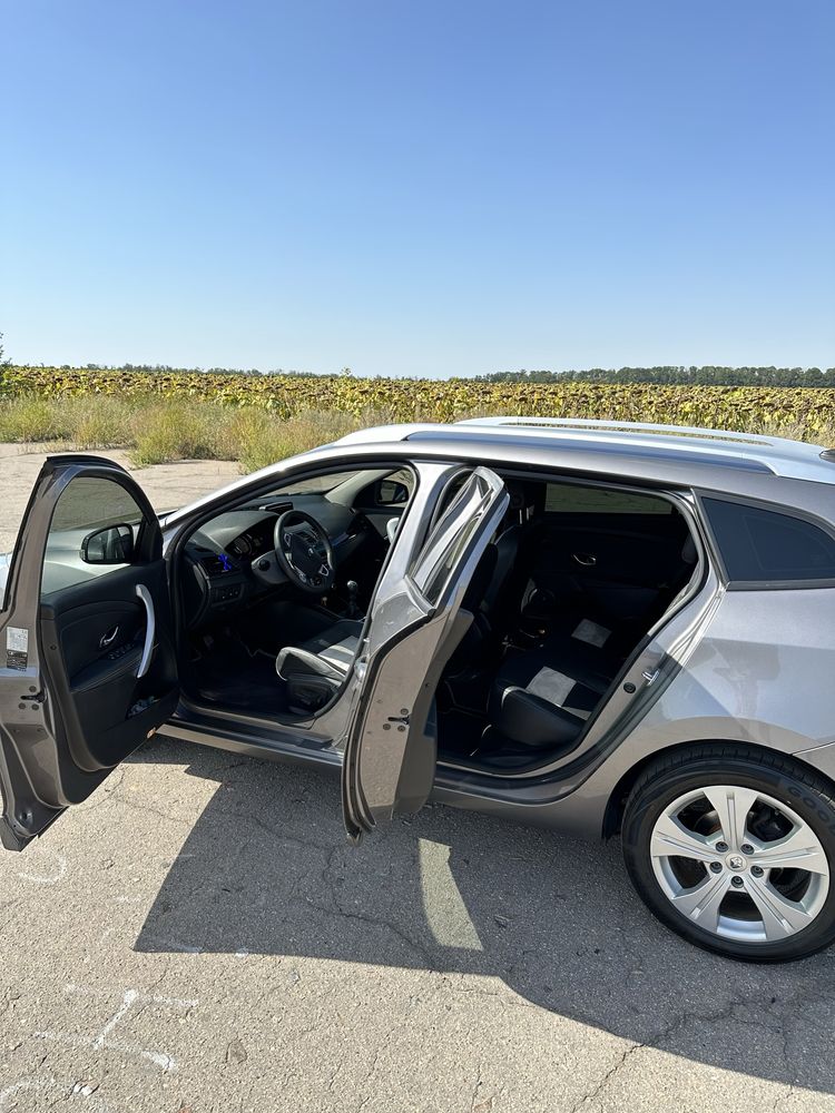 Продам авто в шикарній комплектації!!