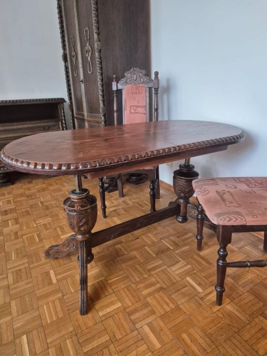 Komplet klasycznych mebli - witryna, stół, krzesła,szafa,komkda