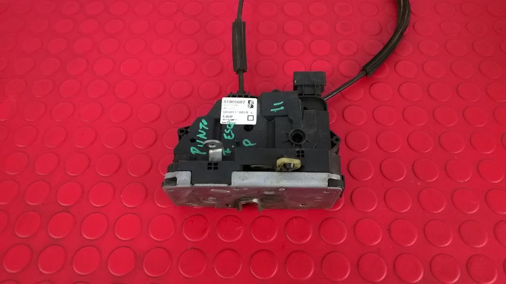 Fecho da Porta Esquerdo [Fiat Punto EVO]