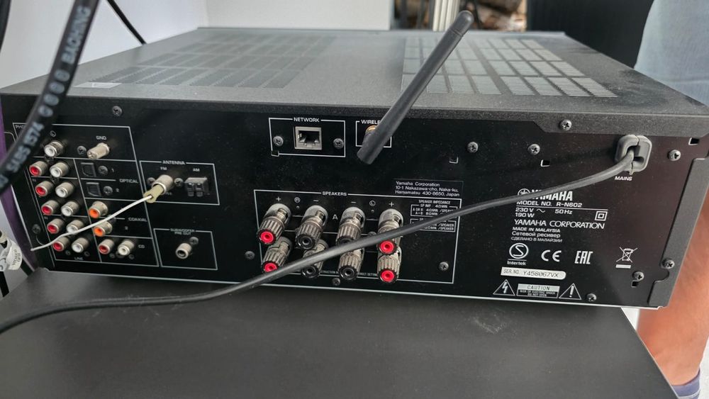 Amplituner YAMAHA model R-N602 z bluetooth i WiFi