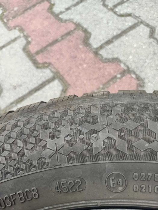 Sprzedam opony zimowe na felgach od Mercedesa  4 sztuki.