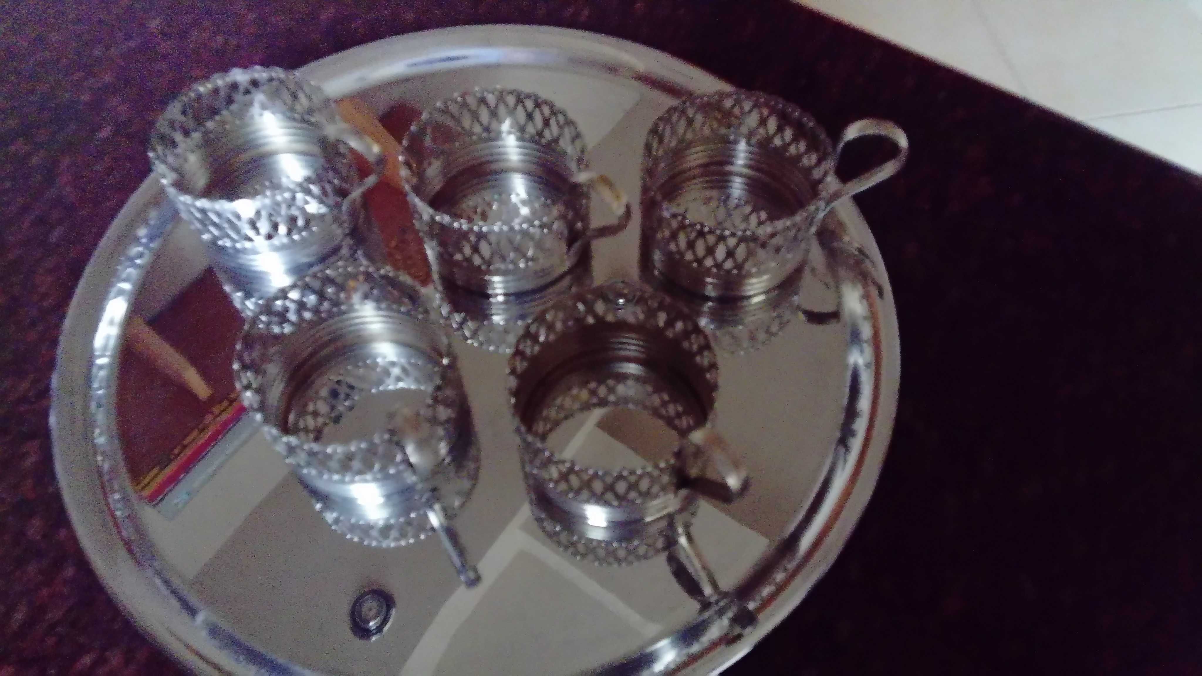 Metalowe ażurowe koszyczki do szklanek