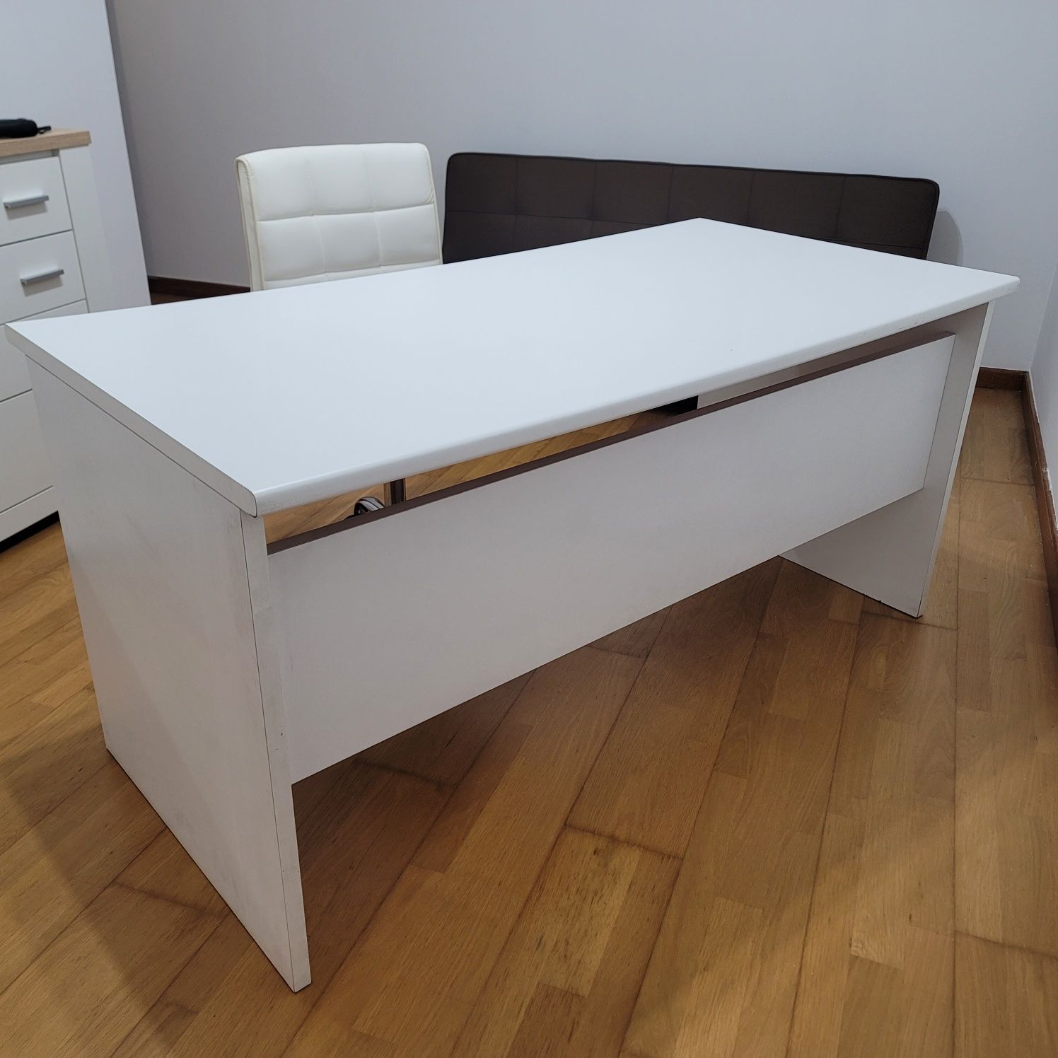 Secretaria e Cadeira