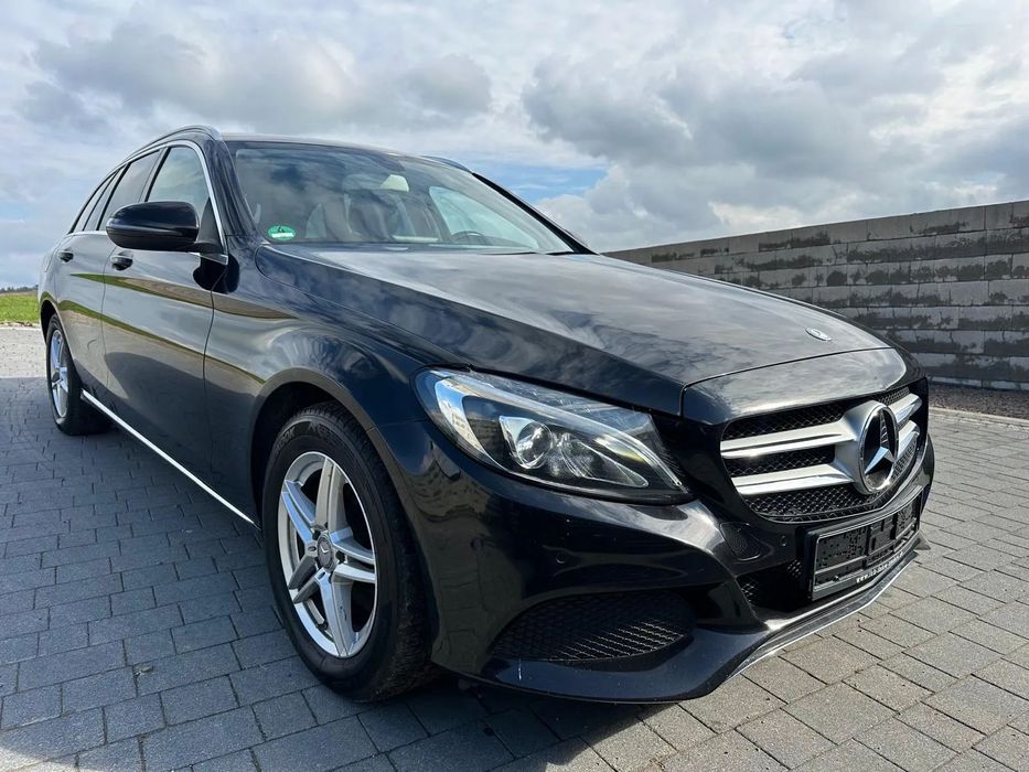 Mercedes-Benz Klasa C C200d Avantgarde Full-ledy Navi grzane fotele