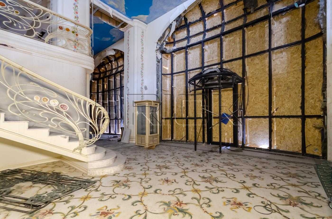приміщення в гарній локації вул. Антоновича, 72 під ремонт,  115 кВт