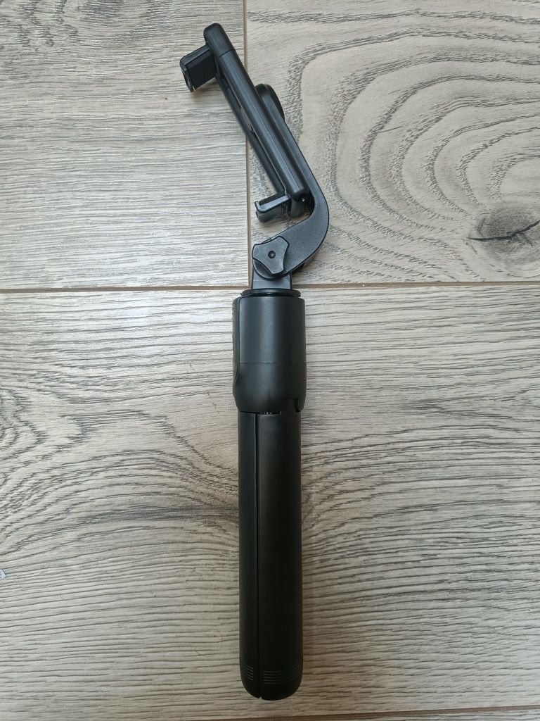 Statyw Selfie Stick z Pilotem Bluetooth - NOWY