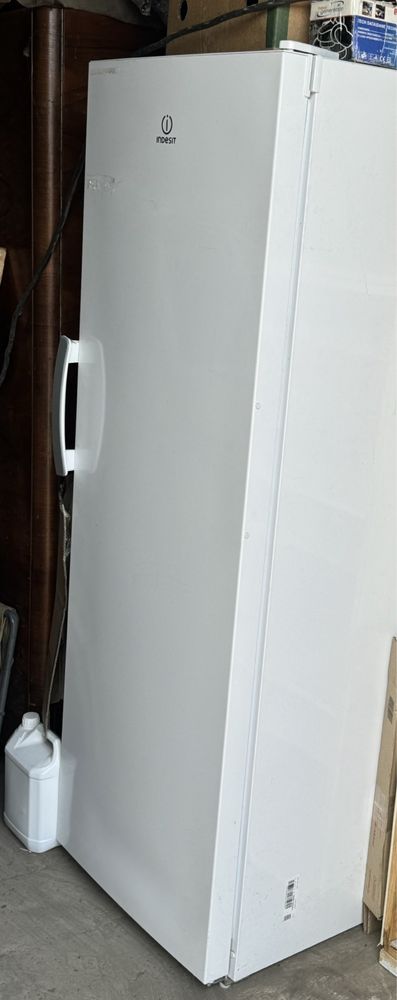 Морозильна камера нова Indesit