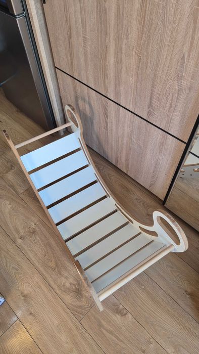 Drewniany bujak zjeżdżalnia