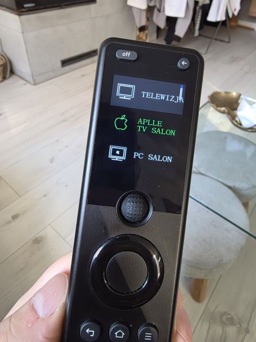 Pilot uniwersalny Smart sofabaton x1 jak harmony Logitech