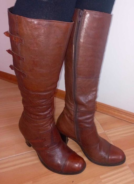 Коричневі жіночі шкіряні чоботи (осінь).