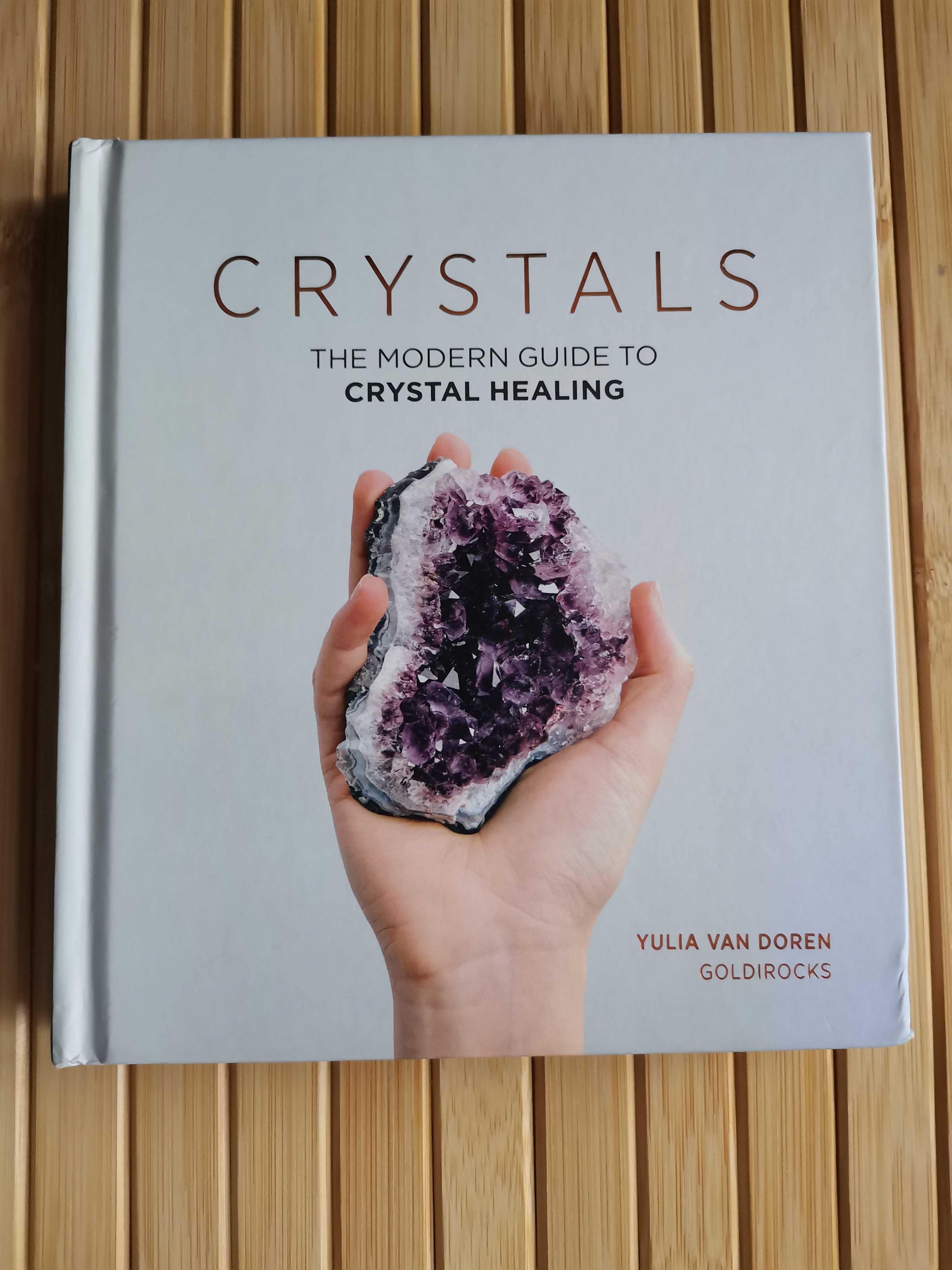 Van Doren Crystals. The modern guide of crystal healing Real foto