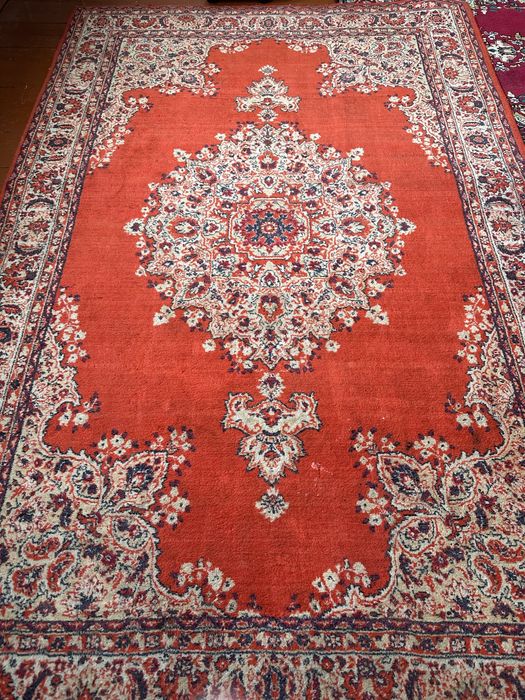 Продам килими  б/у