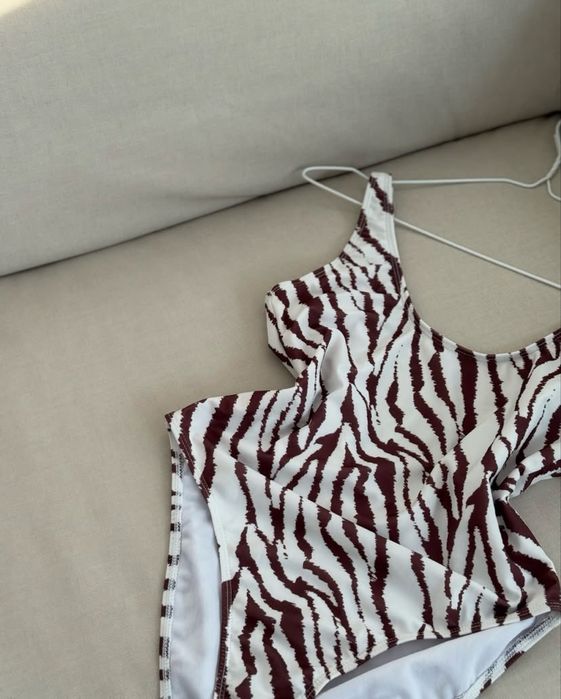 Купальник суцільний