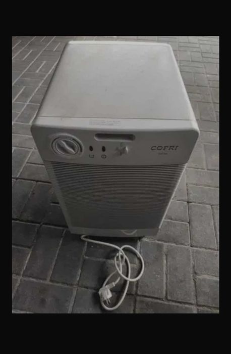 desumidificador da marca Cofri, modelo Dry100.
