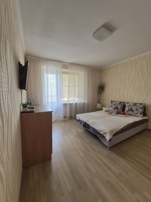 Сдам 1-к квартиру посуточно  ж/м Тополь1/  б.  Космическая, Мечникова