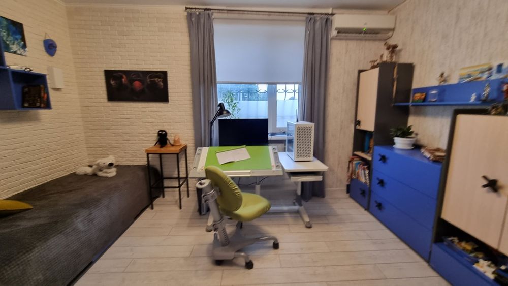 Дитяча кімната. Шафа. Комод.