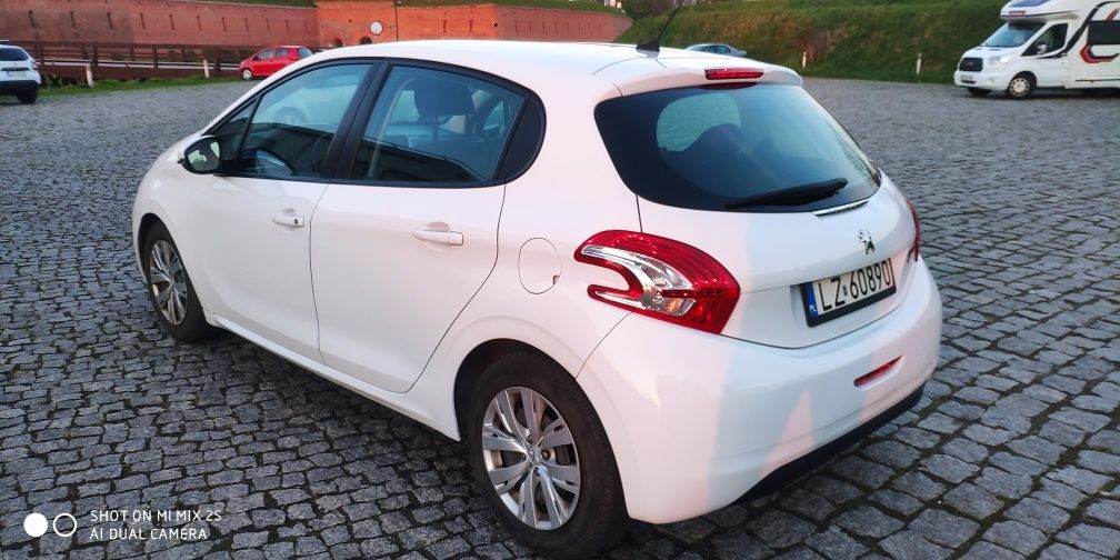 Peugeot 208 1.6 e-HDi tablet