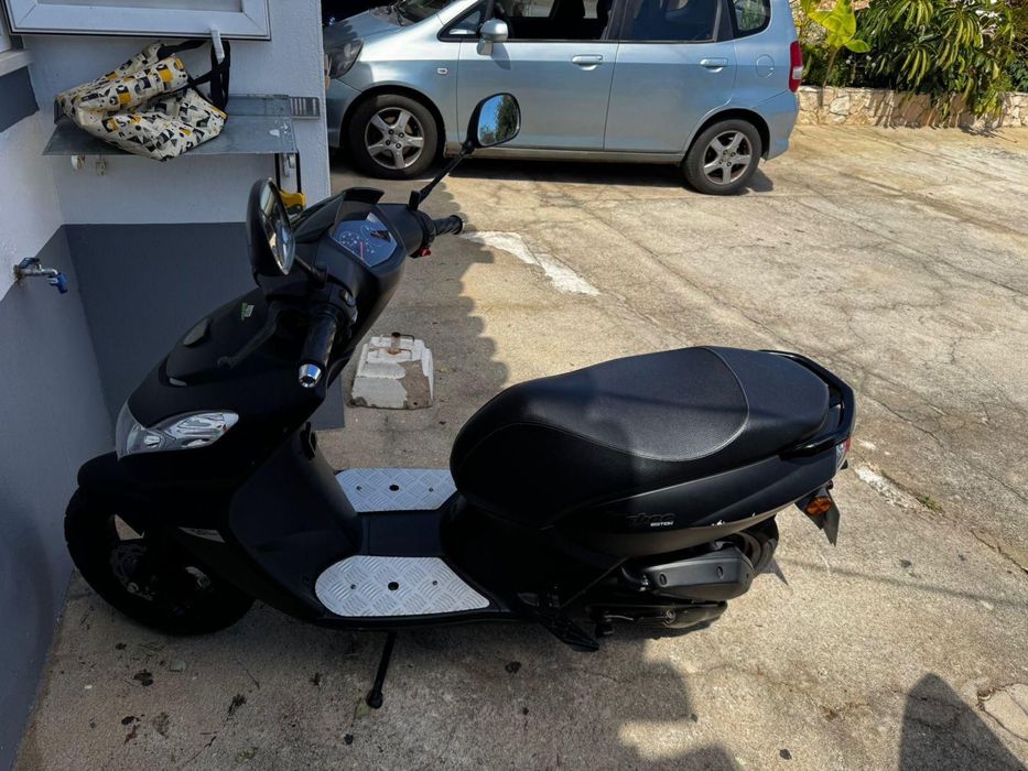 Moto peugeot 5/80km 2024