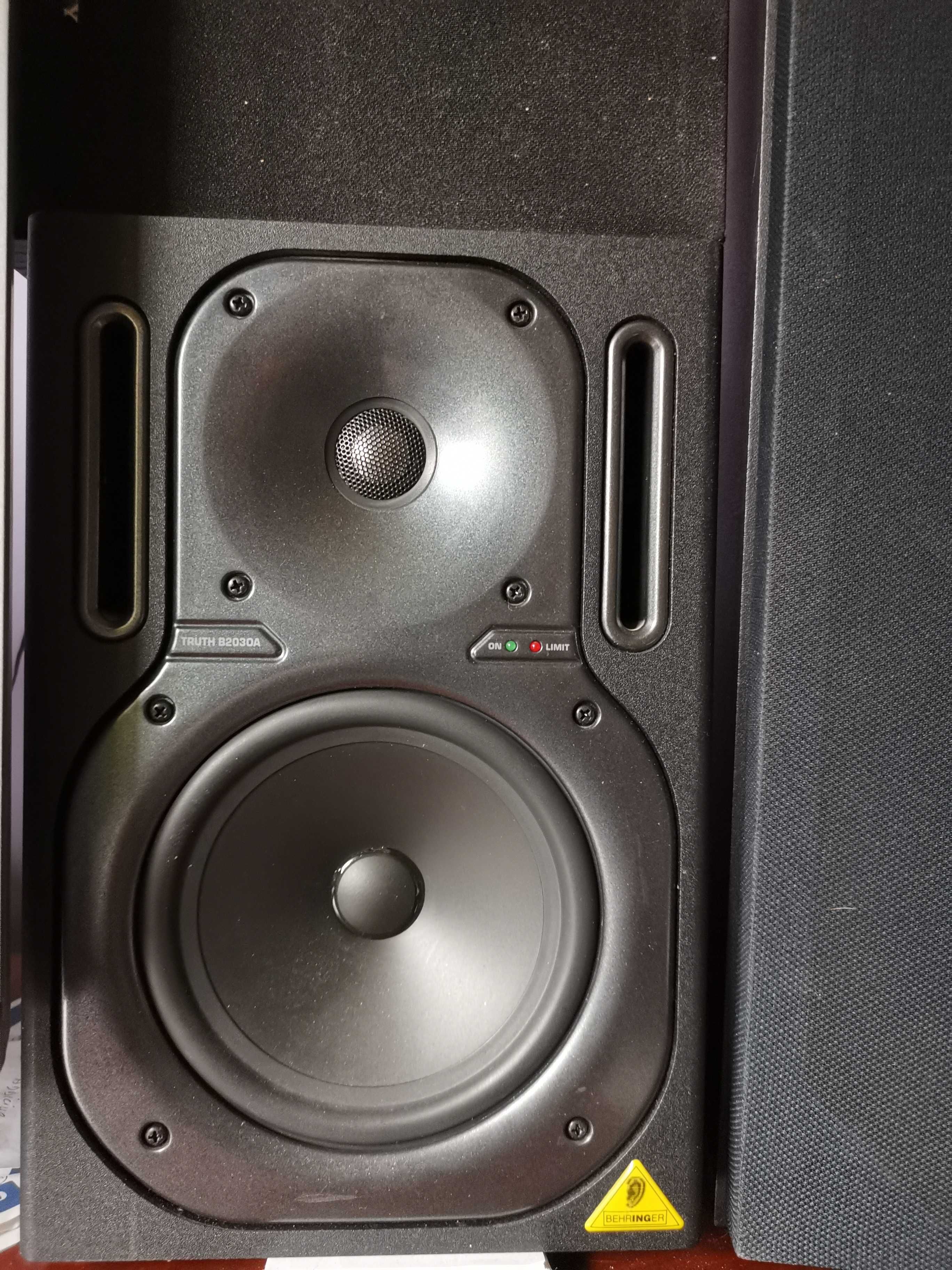 Sprzedam monitory studyjne Behringer TRUTH B2030A