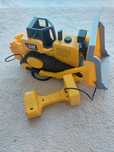 Brinquedo Caterpillar Trator com Lagartas