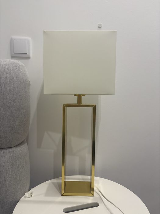 Dois Candeeiros mesa IKEA