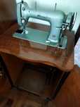 Máquina de Costura Meister-Werke com Móvel