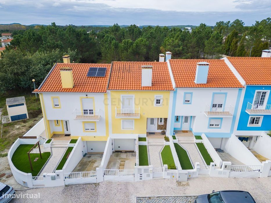 Espaçosa Moradia T3 em União das Freguesias de Coz, Alcobaça