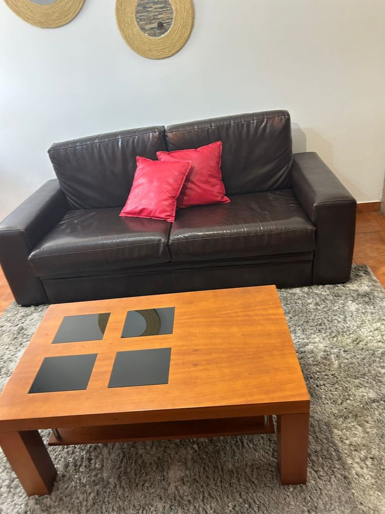 Mesa e sofá em conjunto ou separado