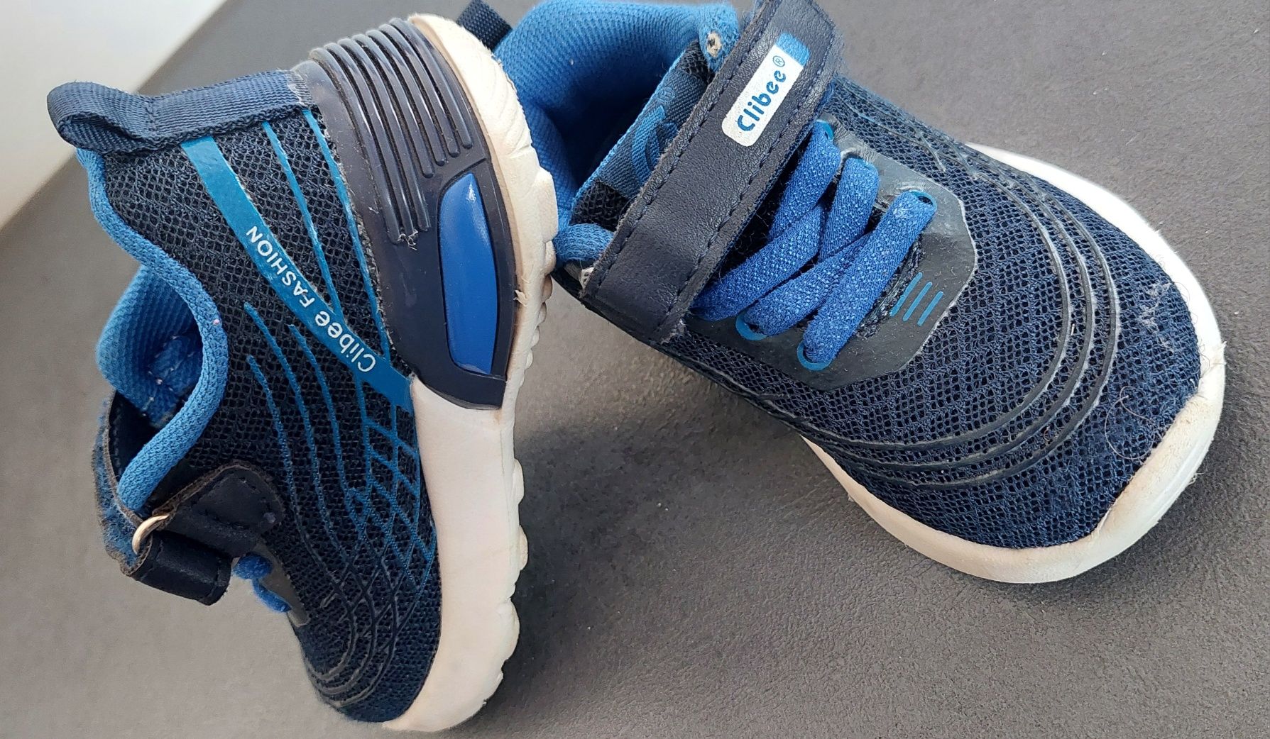 Adidasy siateczkowe Clibee Rozmiar 22