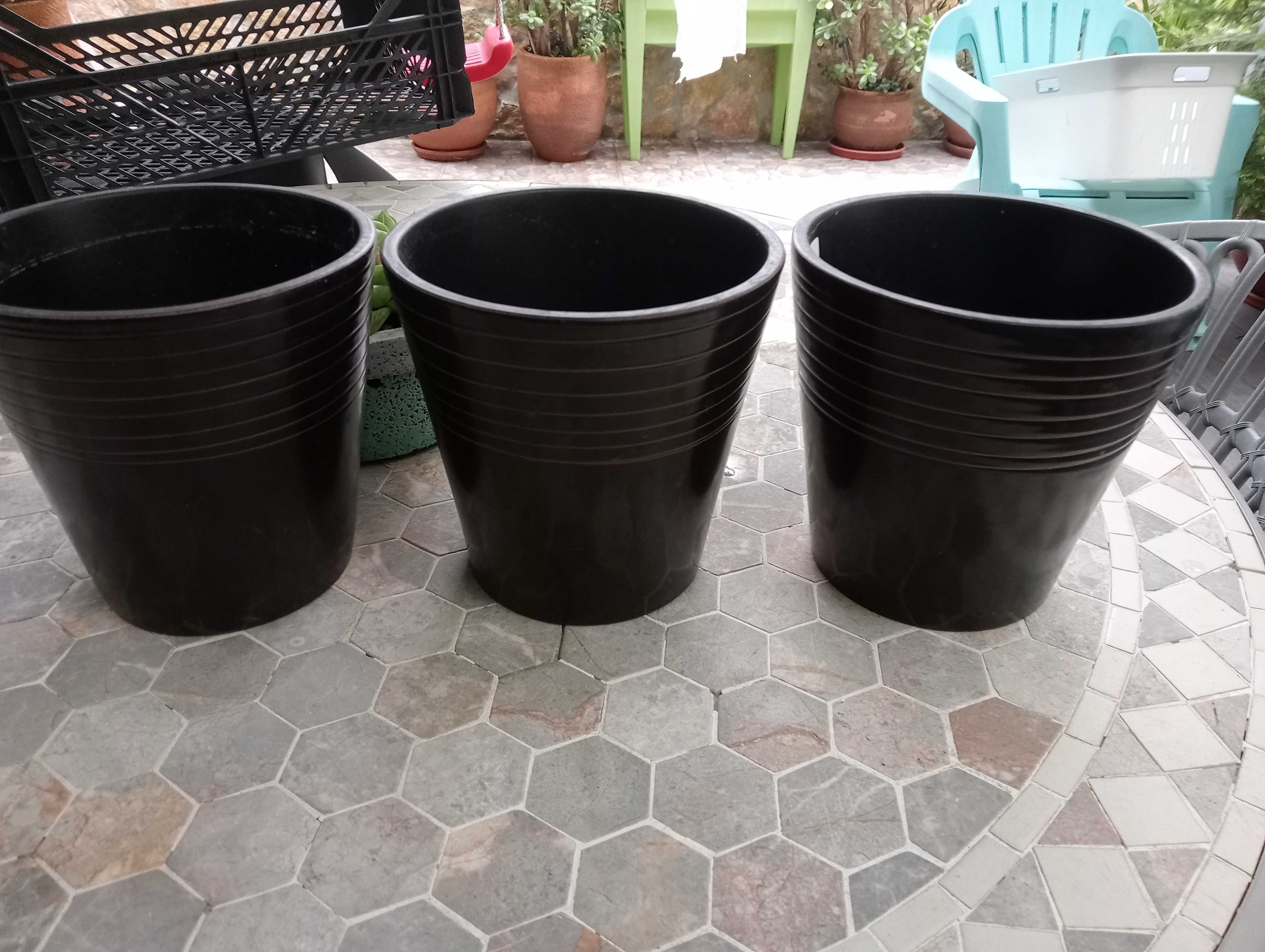 Conjunto de três vasos