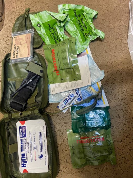 Аптечка індивідуальна ,військова (+в комплекті 1 турнікет)