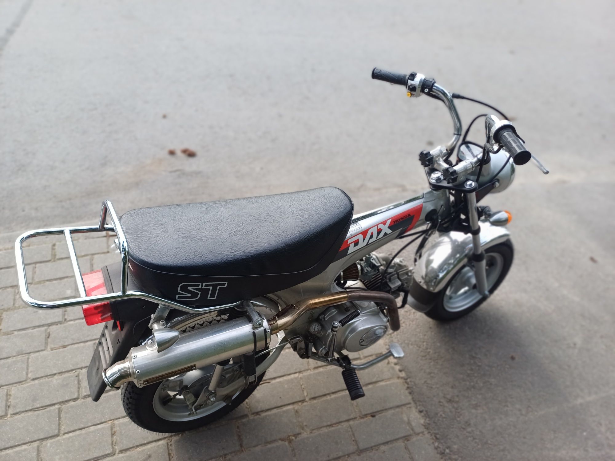Klasyczny youngtimer Honda Dax ST 125 odrestaurowana  jak nowa