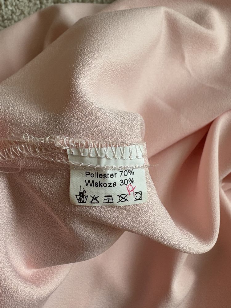 Pudroworóżowa elegancka bluzka z krótkim rękawem rozmiar 46