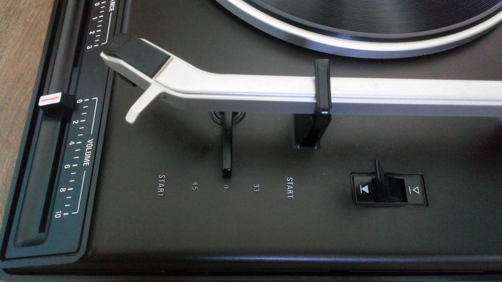 Gira-Discos Philips 351