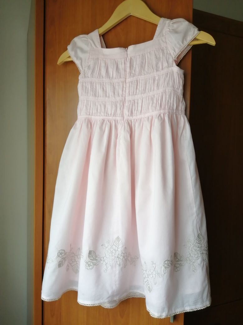 Vestido rosa bebé em meio linho da Mayoral