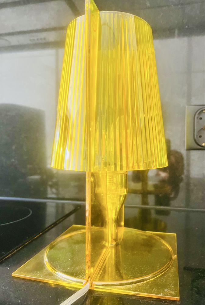 Candeeiro de mesa amarelo Kartell Take