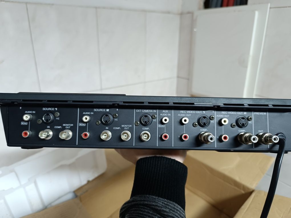 Mesa  mistura Panasonic WJ-AVE5 com gerador caracteres