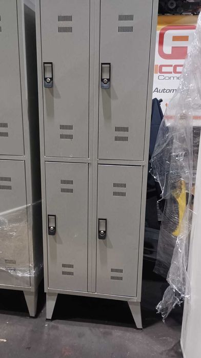 Armario cacifo bom estado