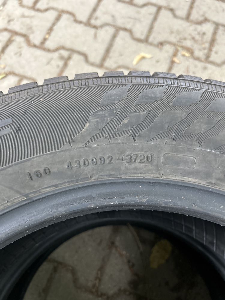 Nokian 215/60R16 95H WR SnowProof