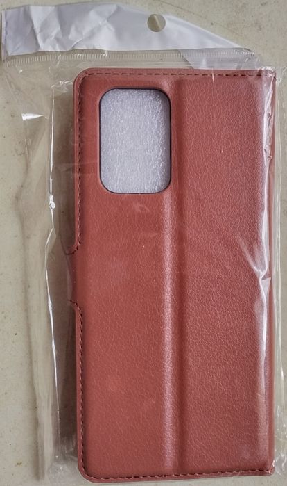 Etui do smartfonów Realme.