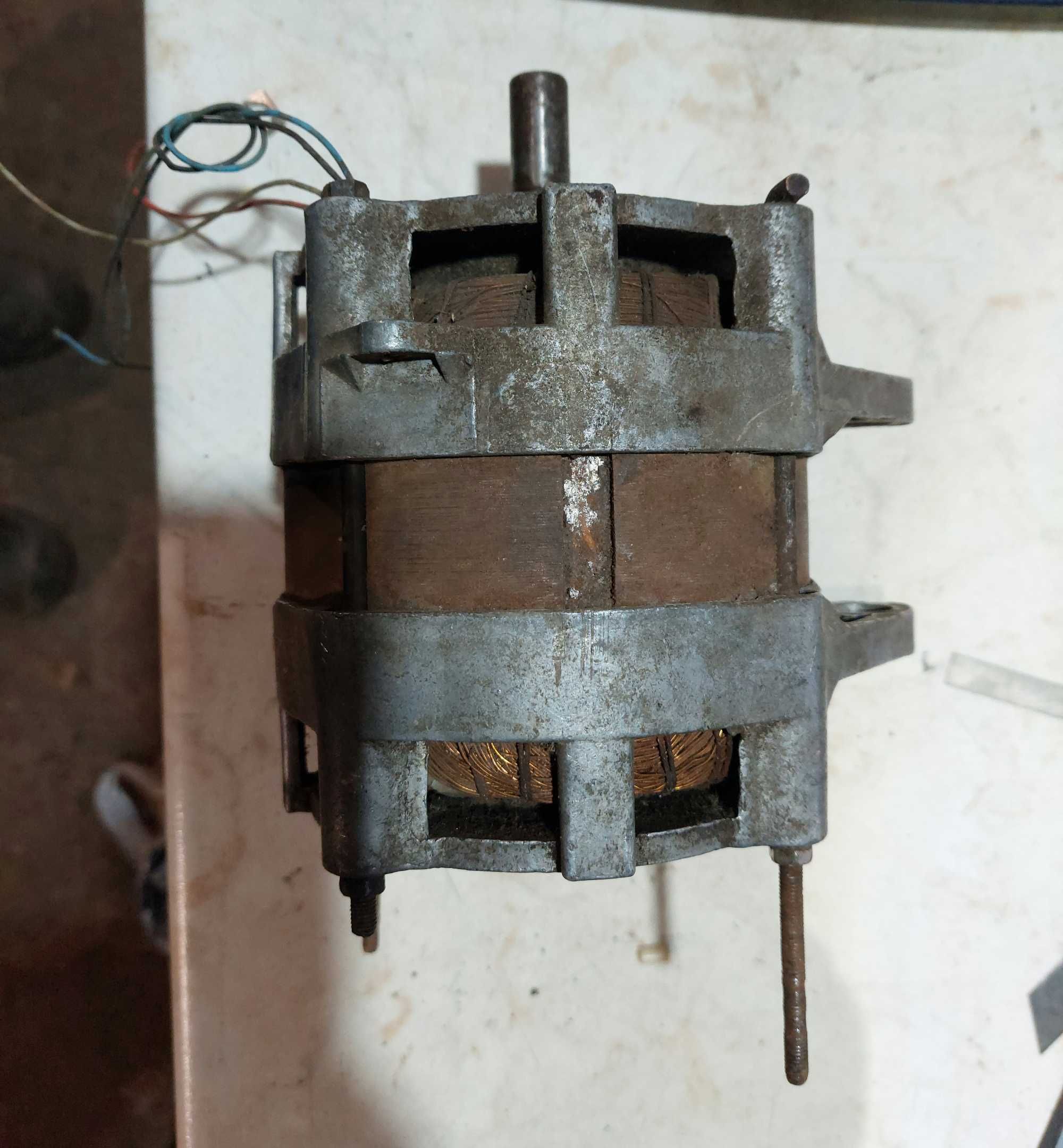 Электродвигатель, мотор от стиральной машины СССР
