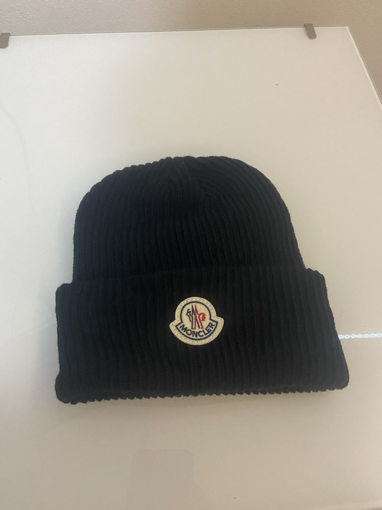 Gorro Moncler Como Novo