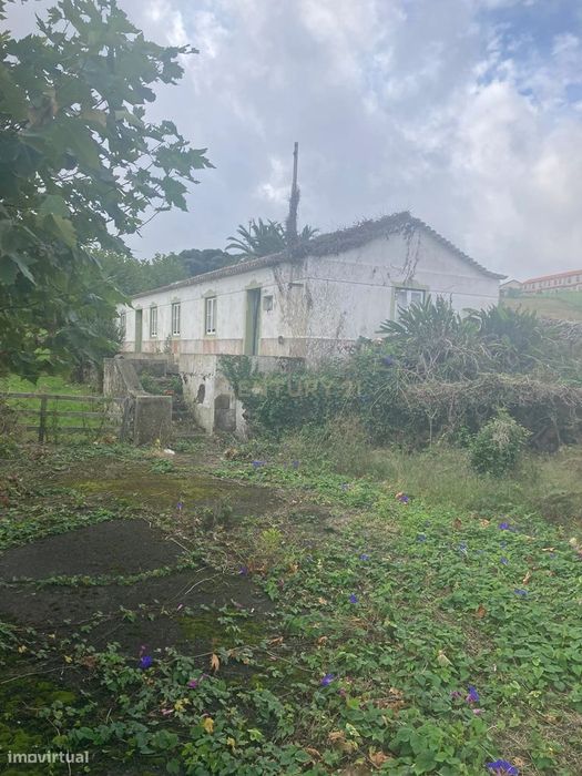 Fantástico terreno para investimento no concelho da Praia da Vitória