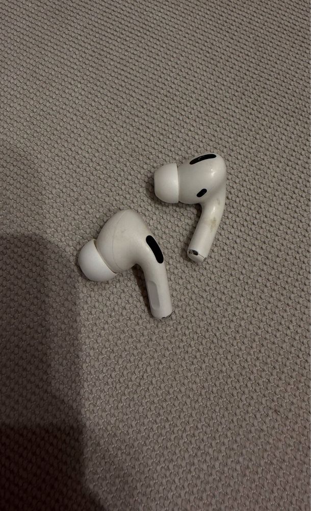 Зарядний футляр AirPods Pro with MagSafe Charging Case