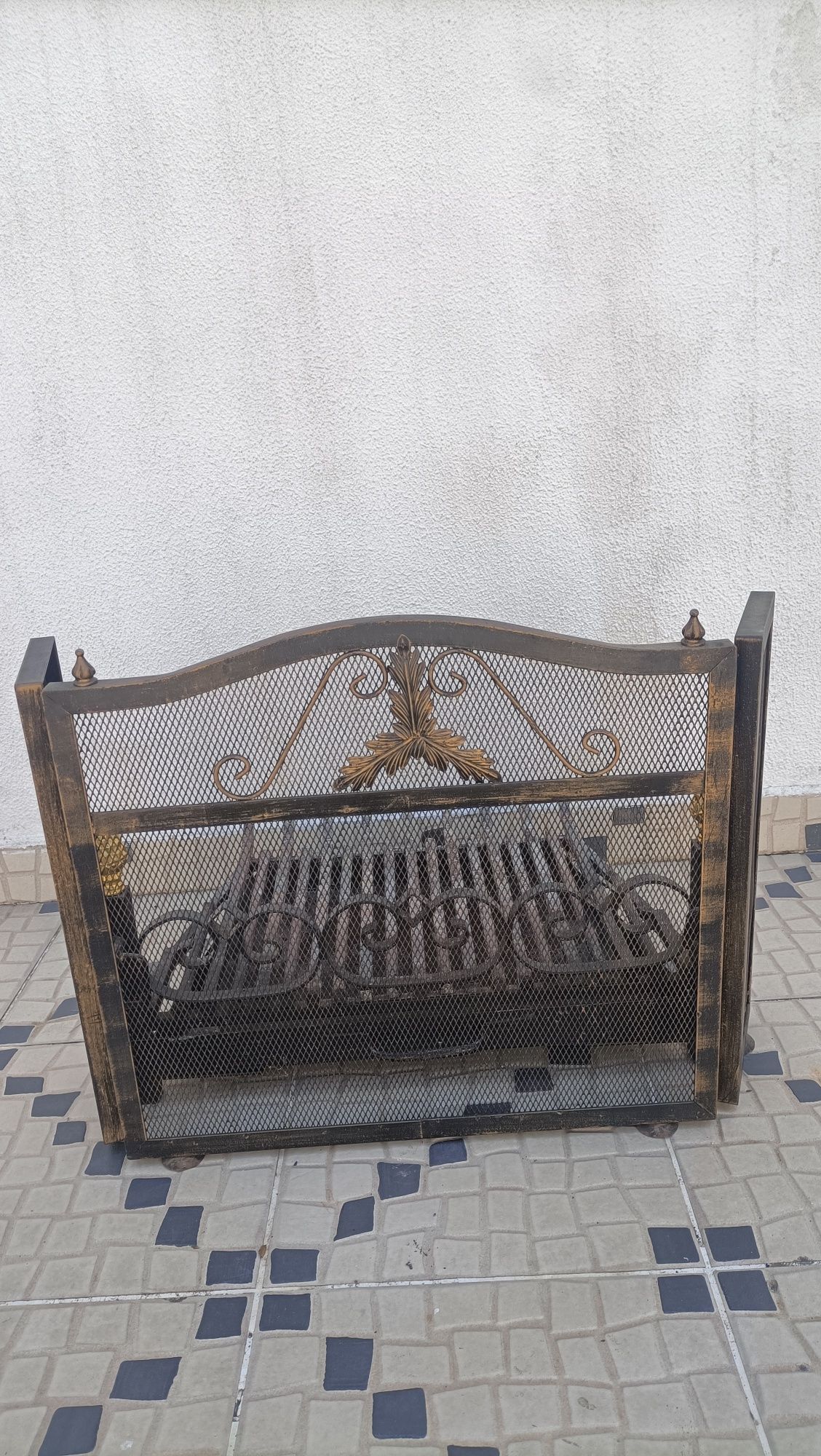 Vendo Grelha com Gaveta e Proteção de Lareira vintage.