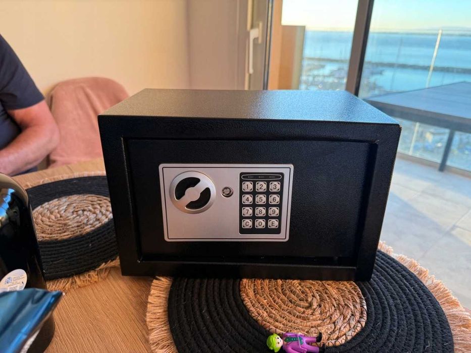 NOWY Sejf Elektroniczny XL Na Kod I Klucz Mocny 31x20x20cm